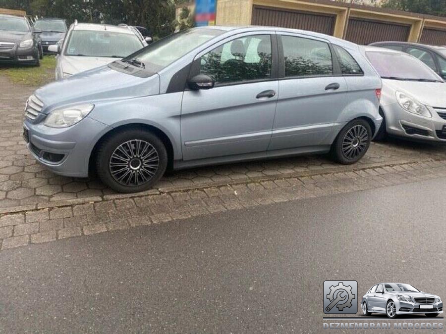 Faruri mercedes b class 2010